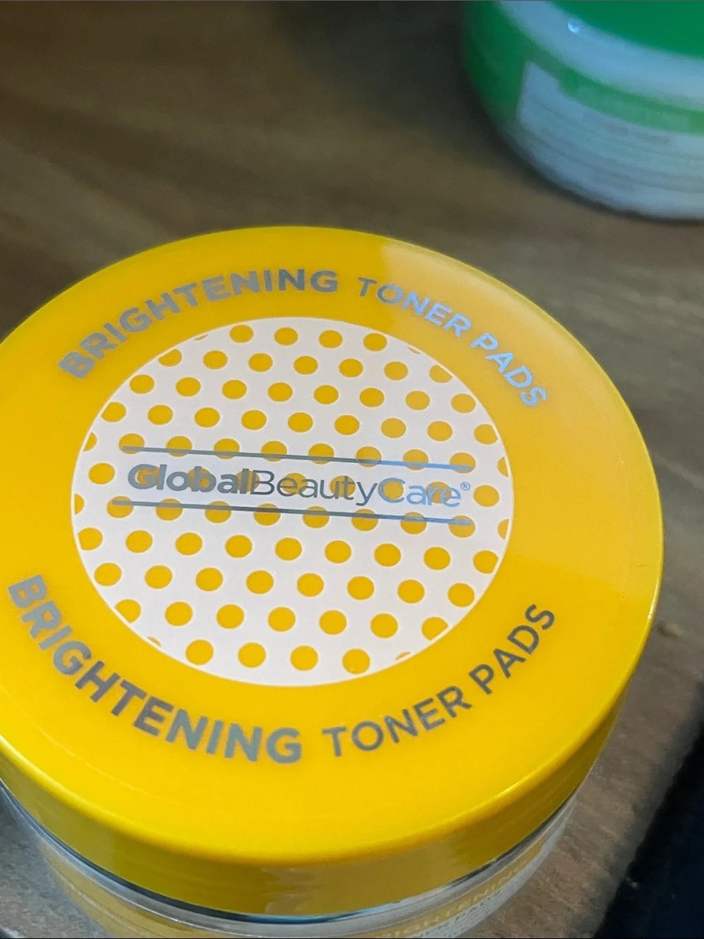 Brightening & Clarifying Toner Pads — Yellow and Green Lids